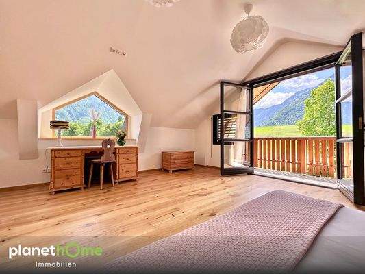 Schlafzimmer mit Loggia