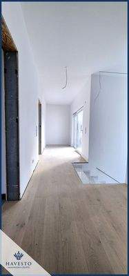 Blick in den hellen Flurbereich des Dachgeschosses