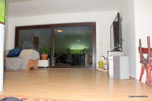 Wohnzimmer mit Terrassenausgang