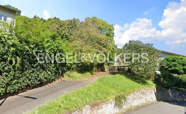 Sonniges Grundstück