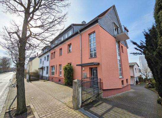 Vorderhaus mit Hofeinfahrt