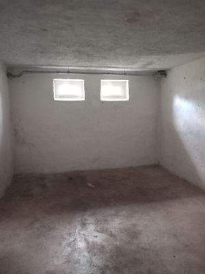 Löbnitzer Straße 6 1. OG links Keller