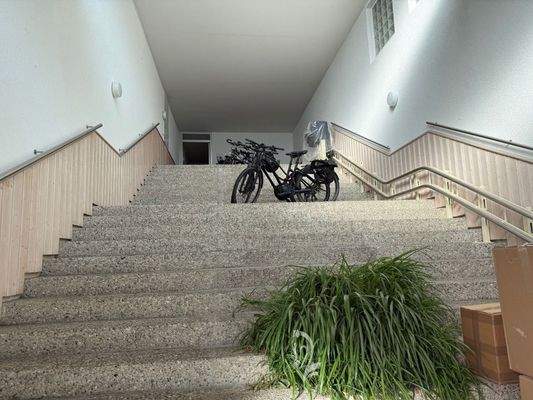Treppenaufgang im Haus zum Aufzug