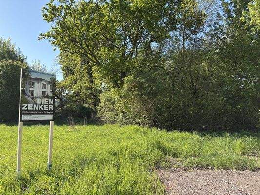 Grundstück mit viel Natur!