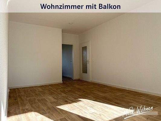 Wohnzimmer mit Balkon