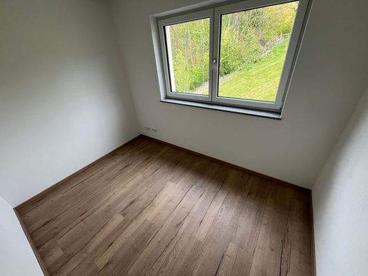 Büro Kinderzimmer EG (1).jpg