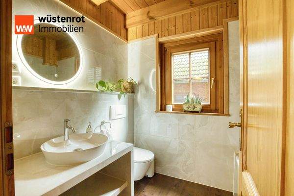 Einliegerwohnung -Badezimmer