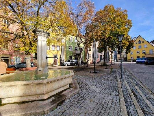 Außenfläche Gebäuderückseite