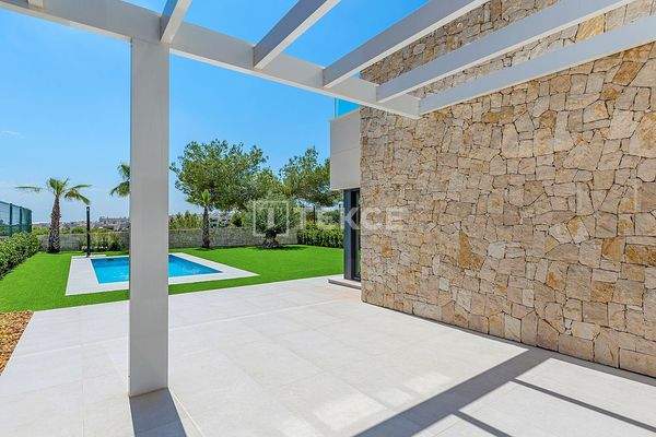 Golf Villa with Impressive Views in Pilar de la Horadada