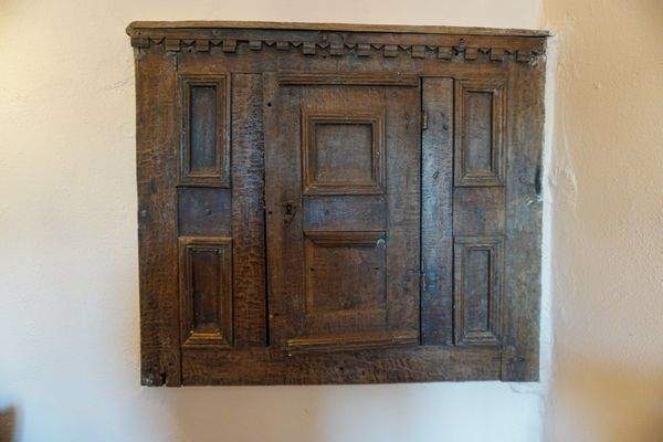 Historischer Wandschrank