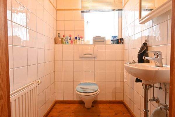 Hauptwohnung - Separates WC