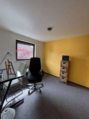 Büro/ weiteres Zimmer