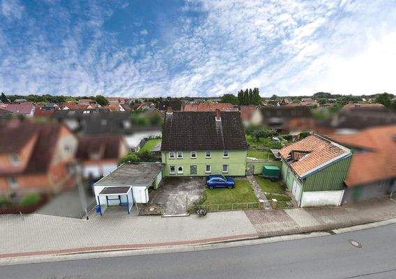 Wohnhaus mit Vorgarten