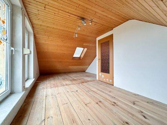 Zimmer im Dachgeschoss 