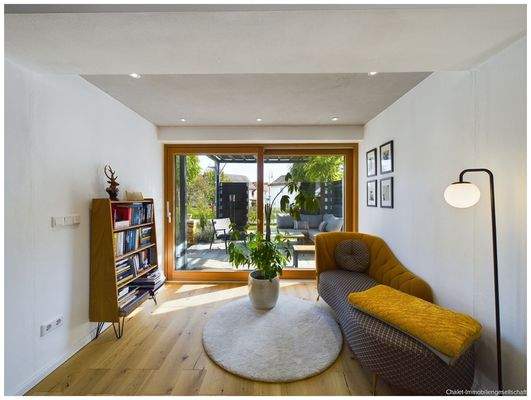 Wohnzimmer mit Blick auf Garten