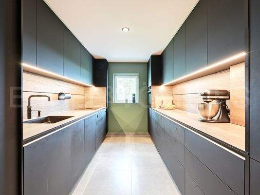 Küche Wohnung 2.jpg