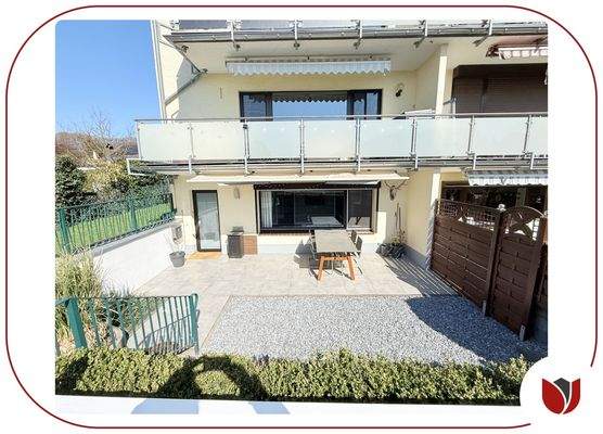 Große, neu angelegte Terrasse - eigener Eingang