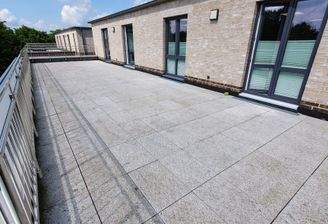 Die Dachterrasse ist auch super für Firmenveranstaltungen geeignet 