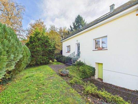 Villa mit Parkgrundstück und Pool in Beaumarais