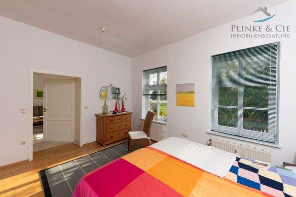 Schlafzimmer mit Ankleide und Bad en-suite