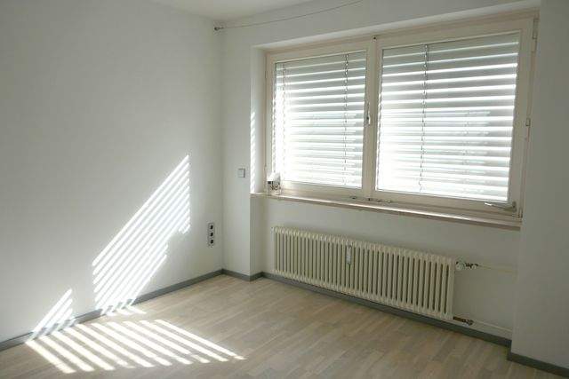 Stilvolle 3-Zimmer-Wohnung in Nord-Ost mit Garten - Photo 2
