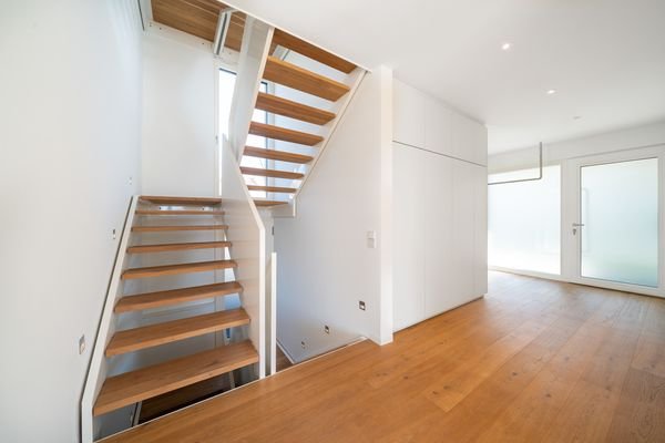 Flur_Treppe_Einbauschränke