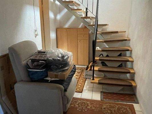 UG-Diele mit Treppenaufgang