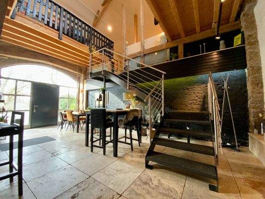 Hofcafe EG Eingang und Treppe OG