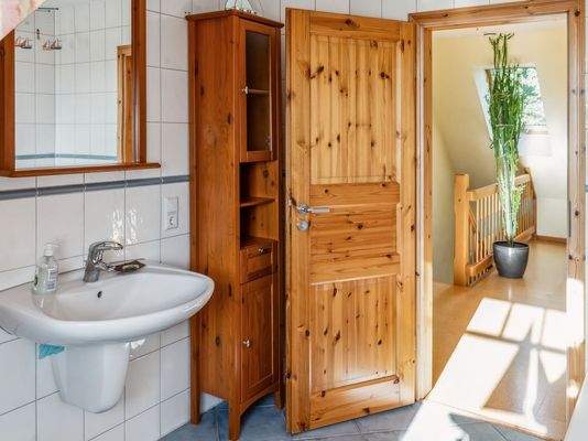 Badezimmer Ansicht 2