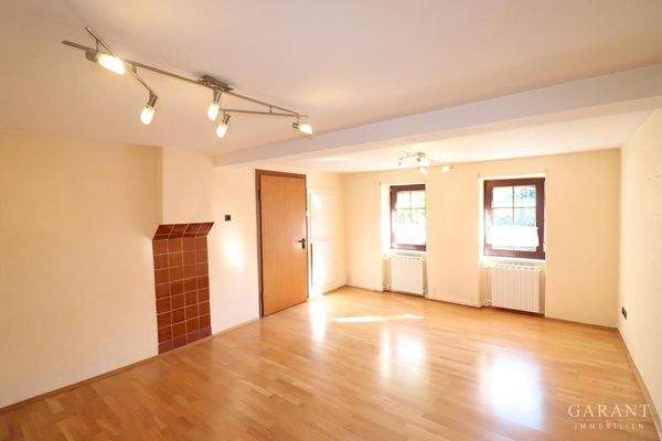 Großes helles Wohnzimmer