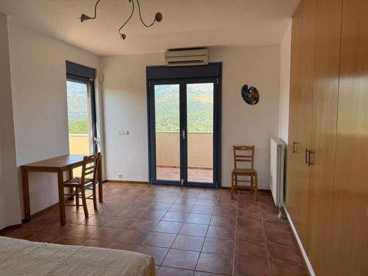 Kreta, Exo Lakkonia: Villa auf dem Land mit Pool, Olivenhain und Bergblick zu verkaufen