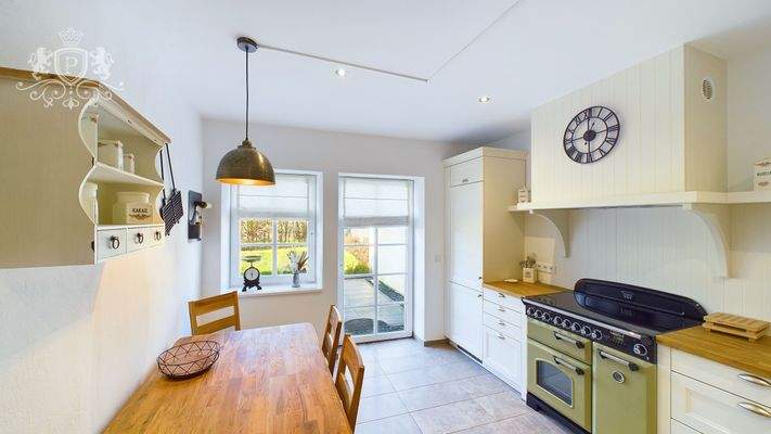 CAM01984G0-PR0442-STILL027