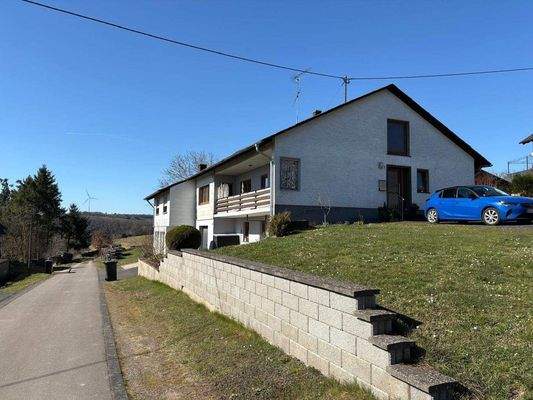 Vorder-und Seitenansicht