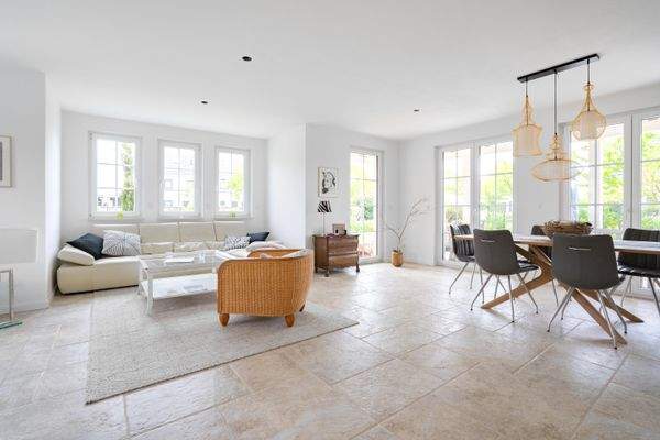 Wohnraum Blick zur Terrasse