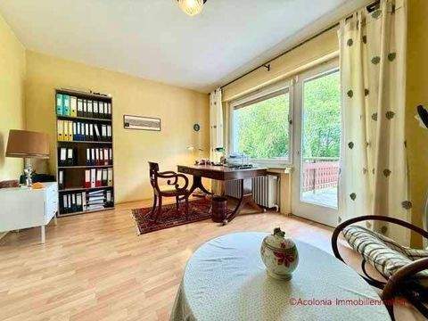 Büro mit Balkon und Gartenblick im 1. OG