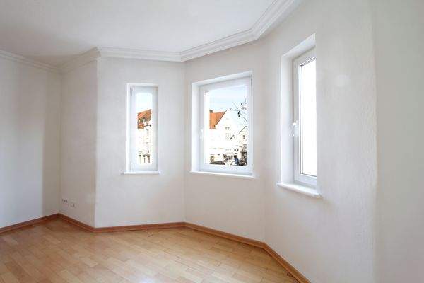 ...mit sonnigem Erker...