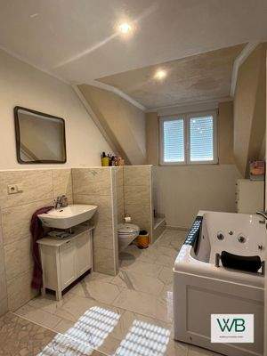 Badezimmer Einliegerwohnung links