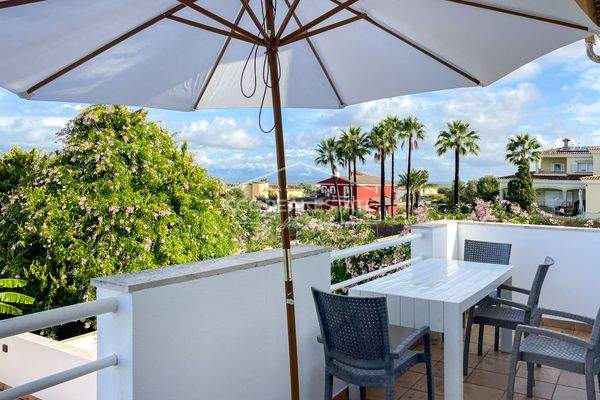 ...mit Zugang zum Balkon