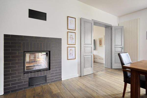 Auf Wunsch ließen sich vom Tischler die Farbtöne bearbeiten