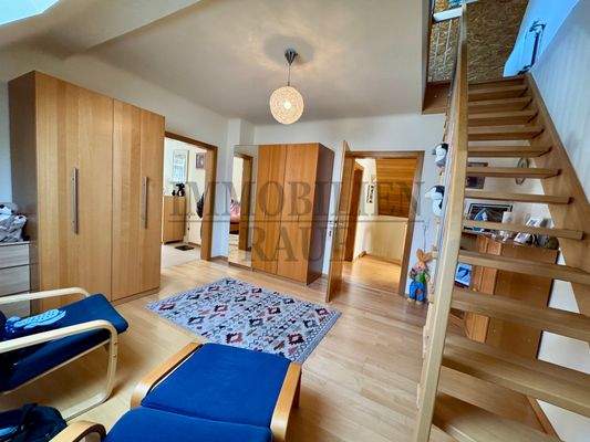 Durchgangszimmer im OG