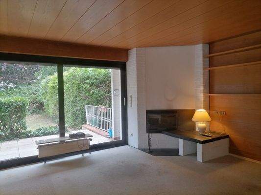 Kaminecke mit Blick zum Garten