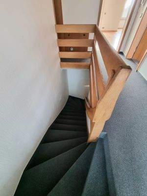 Eigener Treppenaufgang Flur