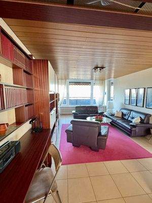 Blick ins Wohnzimmer