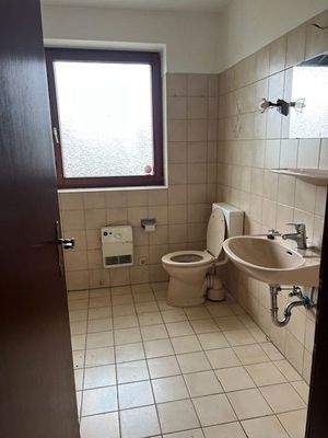 EG Bad Wohnung rechts