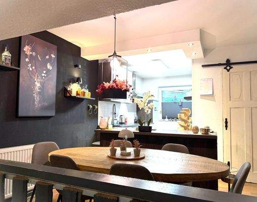 offene Küche mit Essbereich