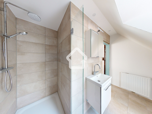 Badezimmer oben 2