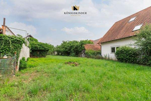 Großer Garten- mit viel Platz für Kinder, Gartenprojekte oder Erholung