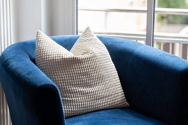 Der Farbtupfer im Schlafzimmer - Nehmen Sie Platz 