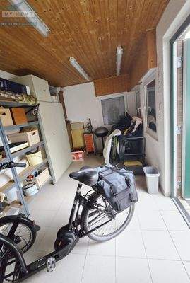  Abstellraum innen, wohnlich ausgebaut