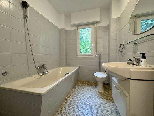 Tageslicht-Wannenbad